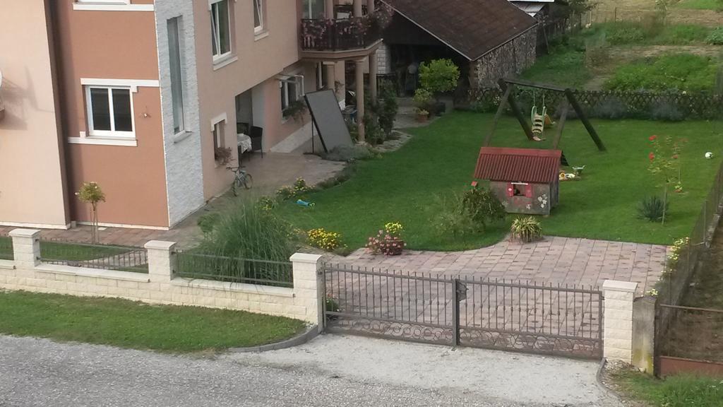 Apartamento Kaj-Lux Tuheljske Toplice Exterior foto